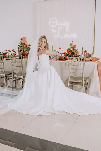 ADORE - suknie ślubne Mielec, salon sukien ślubnych